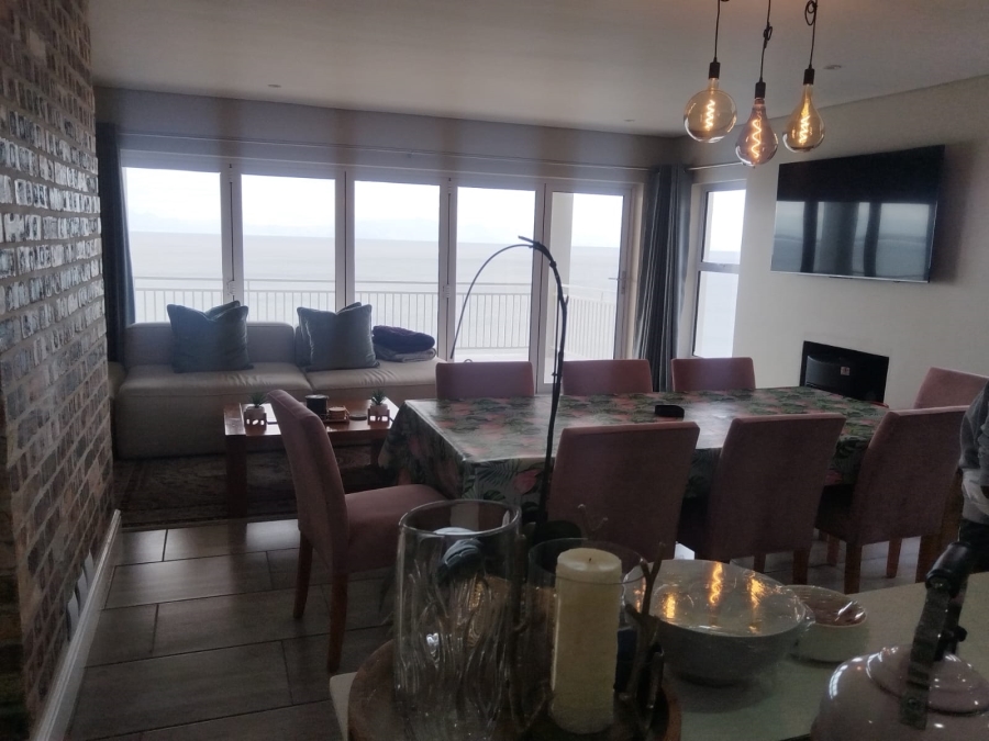 To Let 4 Bedroom Property for Rent in Glencairn Western Cape